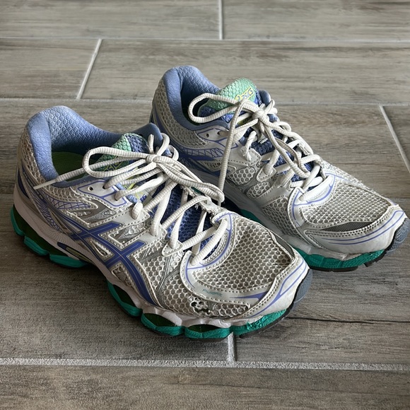 ASICS Gel NIMBUS running shoes, women's 8.5 - Picture 2 of 7